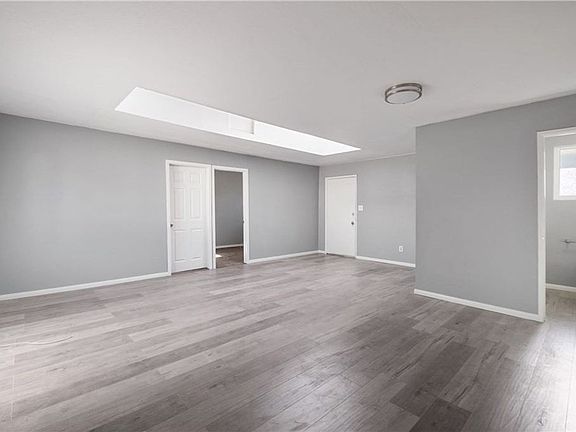 3rd image of 107 N Lindsay St #B