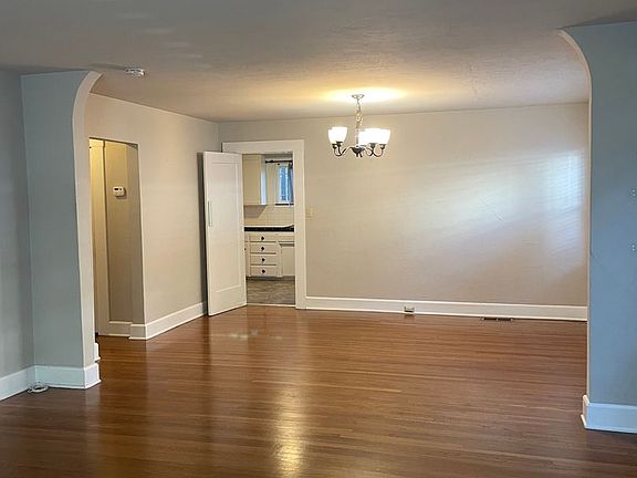 3rd image of 2727 K St APT C