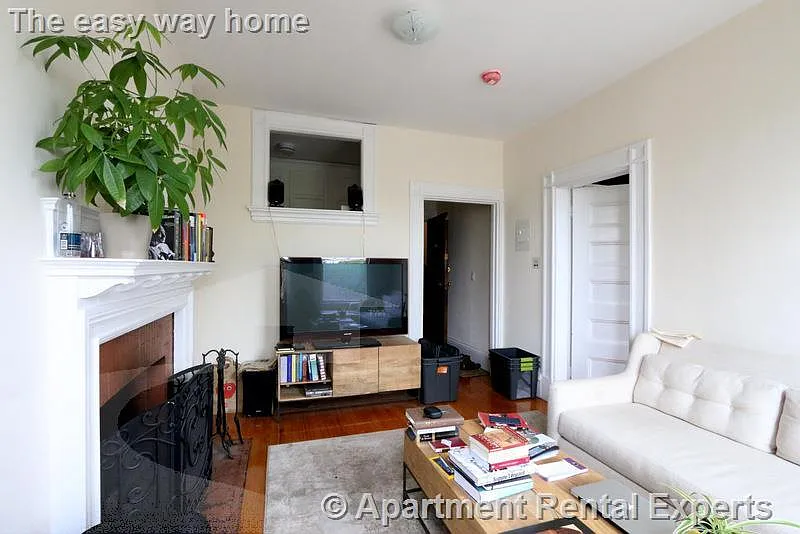 1 bed, $2,600 — Photo 2