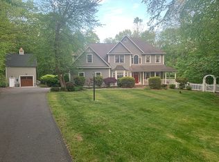 30 Rodeo Dr, Monroe, CT 06468