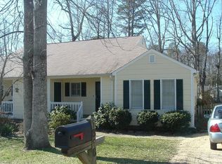 1616 Danhurst Dr, Midlothian, VA 23113