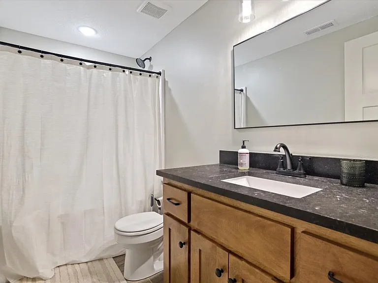 2210 Piedmont Pl — Photo 36