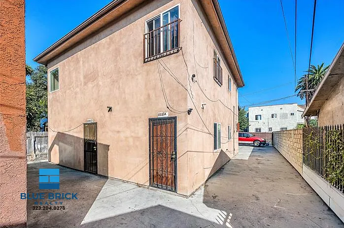 Bright & Spacious 3BR | In-Unit Laundry | Dedicated Parking Space — Photo 3