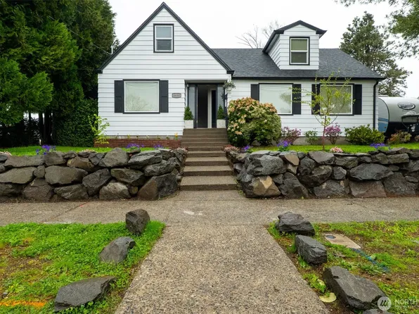 6630 S Warner Street, Tacoma, WA 98409