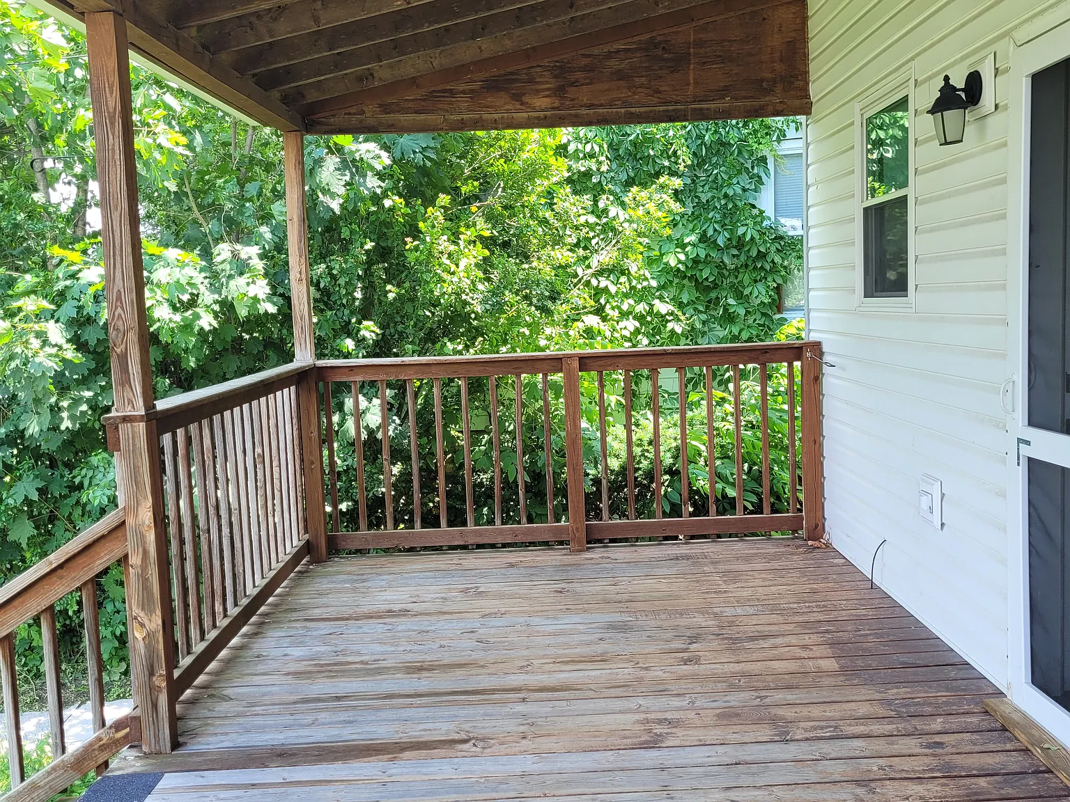 3 bed, 1200 sqft, $1,100 — Photo 3