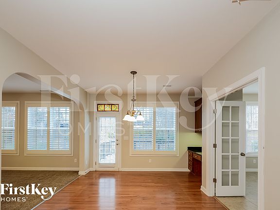 5th image of 504 Hassellwood Dr