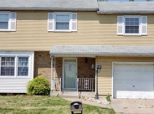 6871 Cynwyd Ave, Pennsauken, NJ 08109
