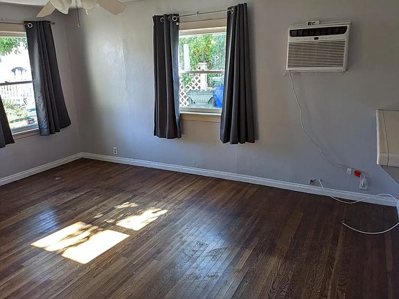3rd image of 35175 Acacia Ave