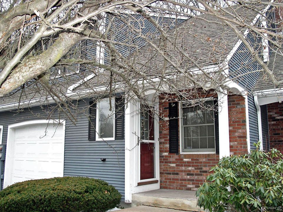 214 Eastwood Cir Windsor CT Zillow