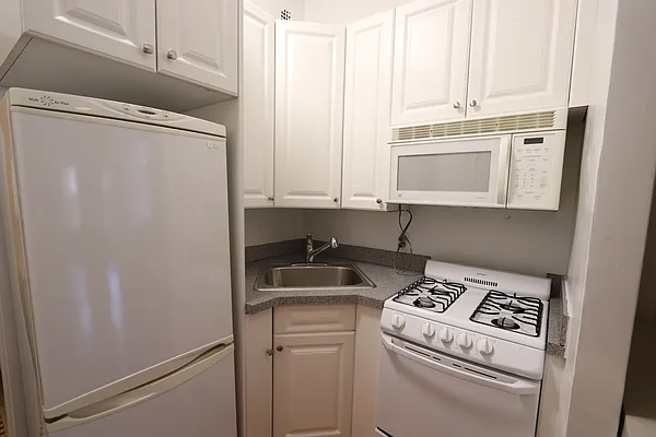 Rented by Douglas Elliman | media 13