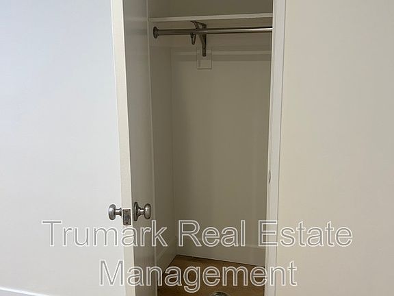5th image of 1422 E Maple St #2