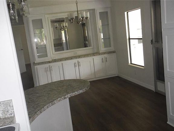 3rd image of 92 Laurelwood Dr