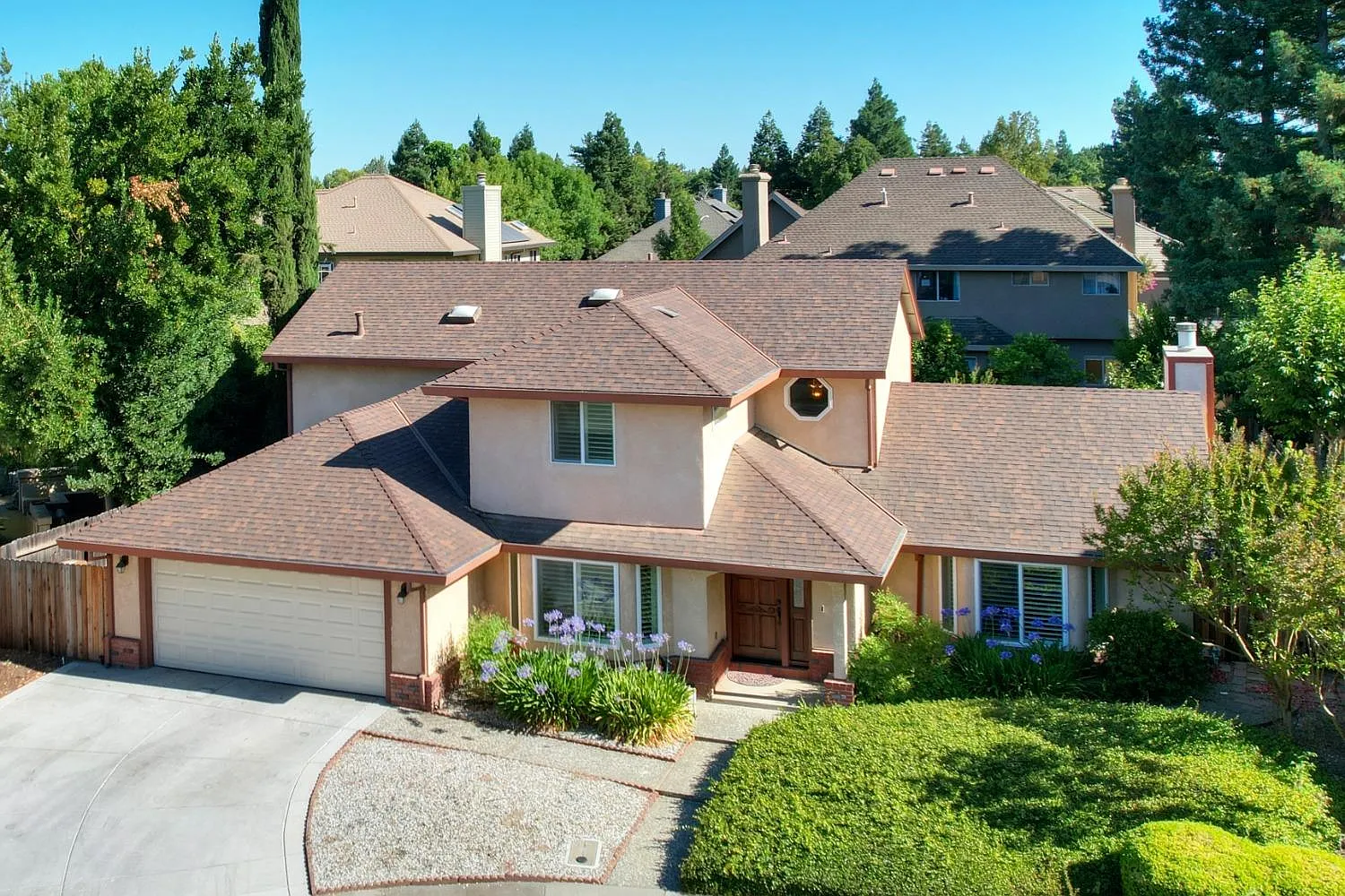 818 Harrier Pl photo 1