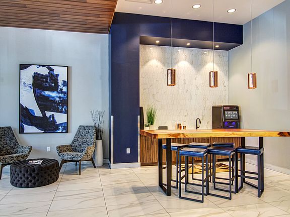 3rd image of 1369 Spruce Pl APT 807
