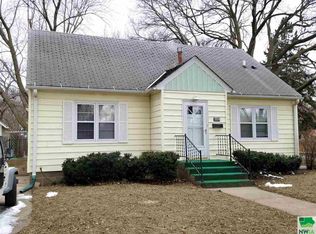 309 S University St, Vermillion, SD 57069