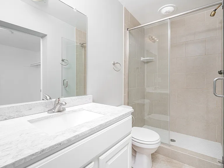 5010 W Beverly Ln — Photo 12