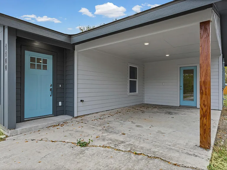 1100 Monte Vista Dr — Photo 3