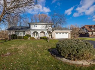 141 Mandarin Dr, Rochester, NY 14626