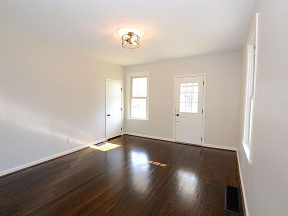 3rd image of 2408 Harper Ave