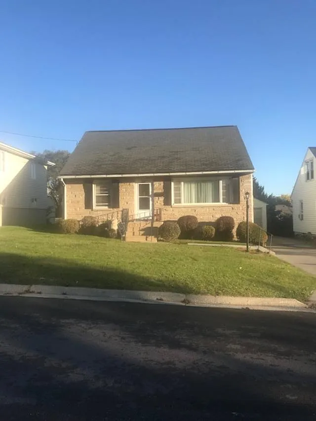 308 E Washington Ave photo 1