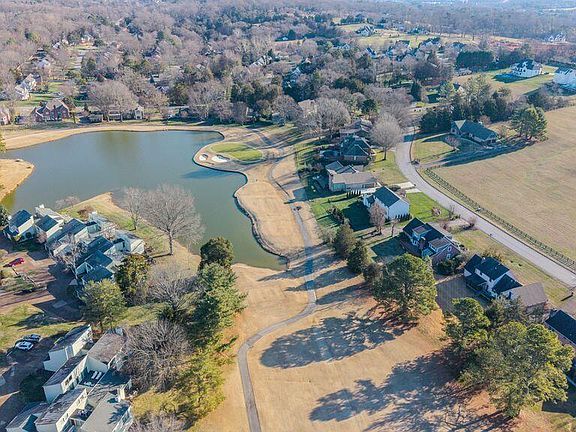 5th image of 441 E Fox Den Dr