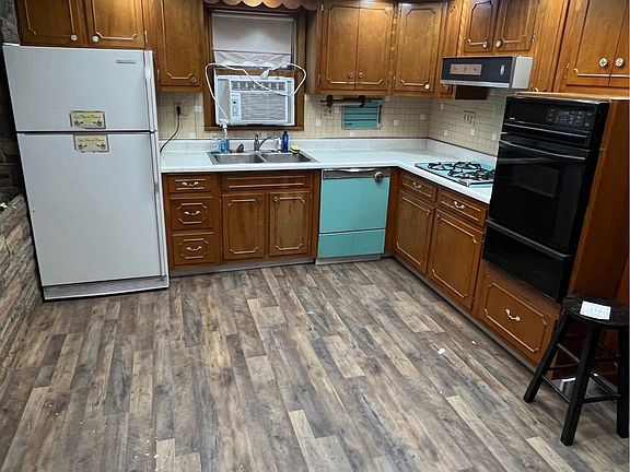 2nd image of 101 Sinclair Ave APT 105