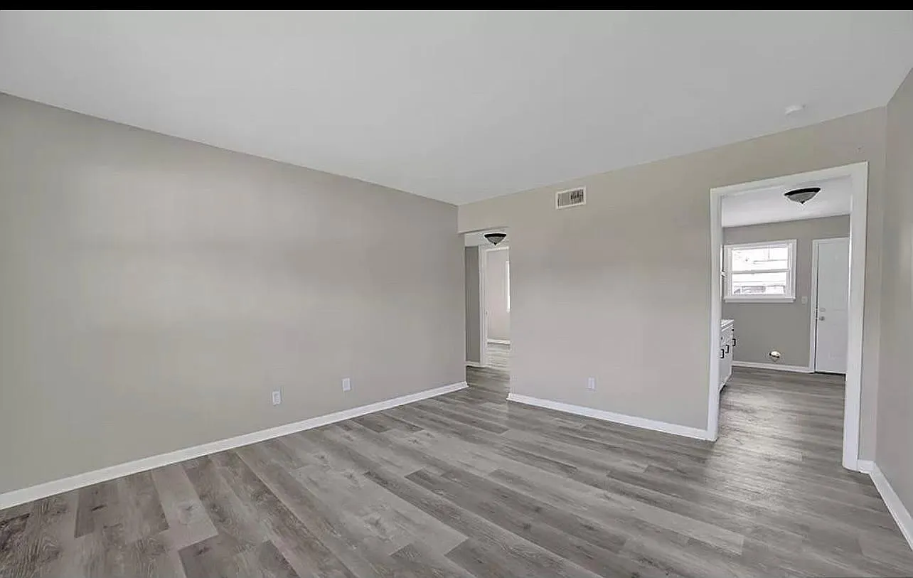 2 bed, 900 sqft, $850 — Photo 1