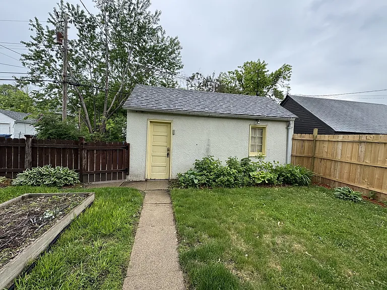 2626 Vincent Ave N — Photo 34