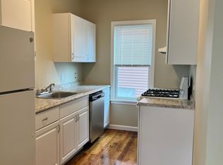 24 Concord St #1F, Fall River, MA 02723