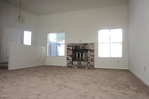 3rd image of 2928 Vista Creek Dr