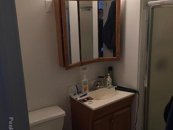 5th image of 2302 N Sheffield Ave APT 001