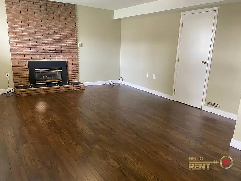 779 Shaw Ave — Photo 4