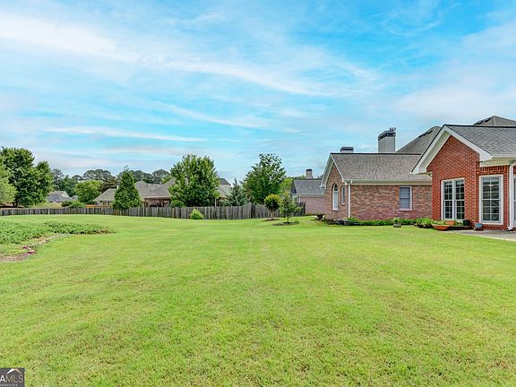 3rd image of 2095 Hickory Station Cir