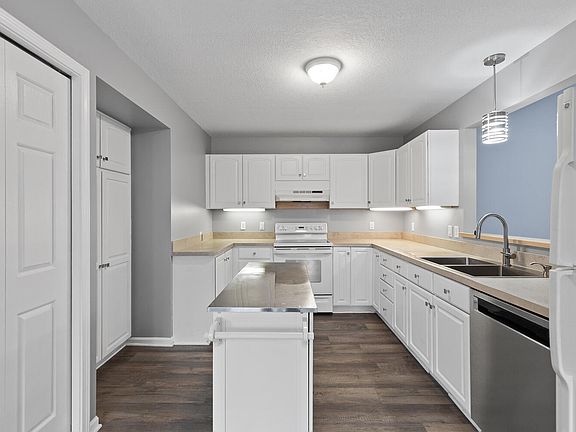 4th image of 500 Richlyn Dr