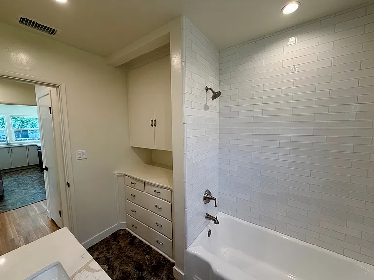131-133 Poinsettia Ave #131 — Photo 8