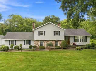 241 Catalina Dr, New Castle, PA 16105