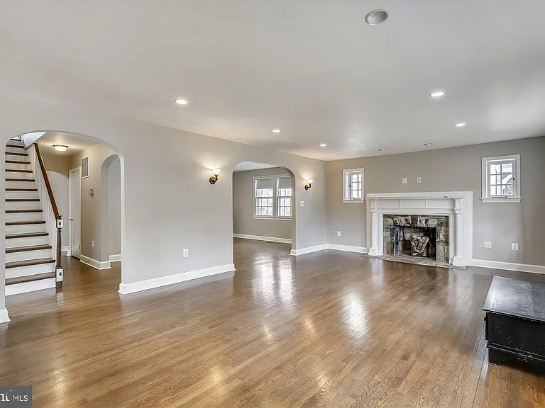 10202 Frederick Ave — Photo 3