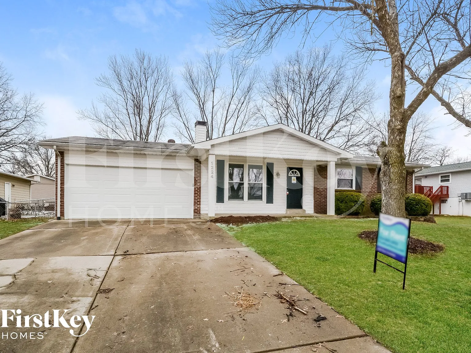 3 bed, 2.0 bath, 1064 sqft, $2,330 — Photo 1