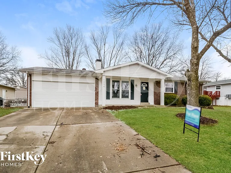 1224 Yorktown Dr — Photo 1