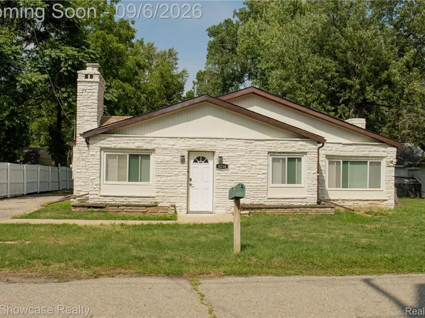 8234 Arlis St, Commerce Township, MI 48382