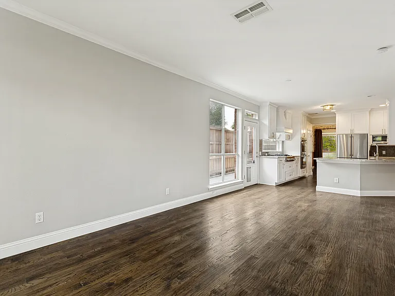 18515 Kelly Cave Trl — Photo 8