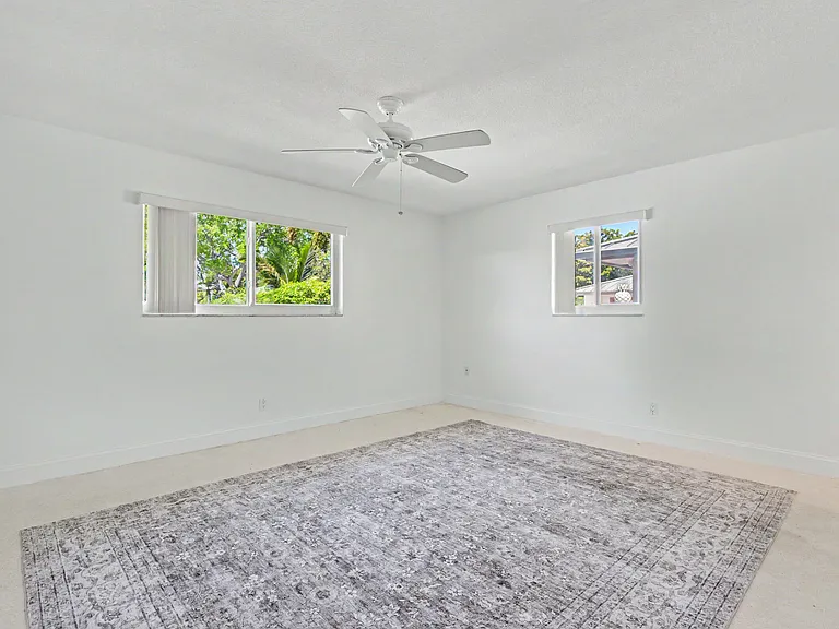 4800 NE 25th Ave N #NORTH — Photo 32