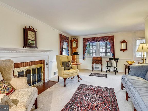 4th image of 8519 Culver Pl