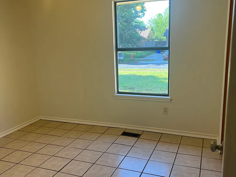 2123 Teresa Dr — Photo 5