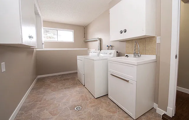 153 Woodvale Road West NW — Photo 8