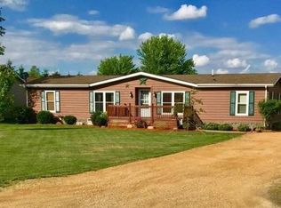 303 Hickory Ave, Forreston, IL 61030