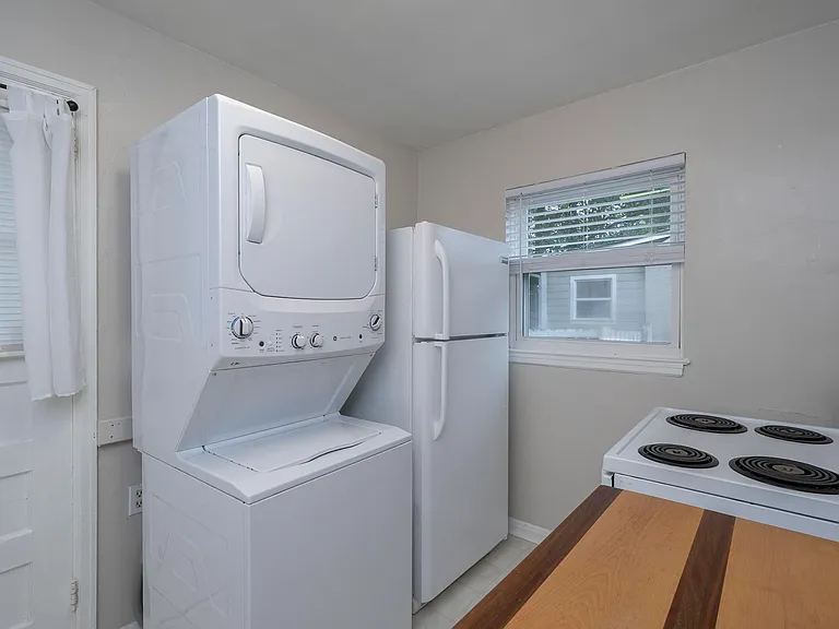 410 Newsom St — Photo 10