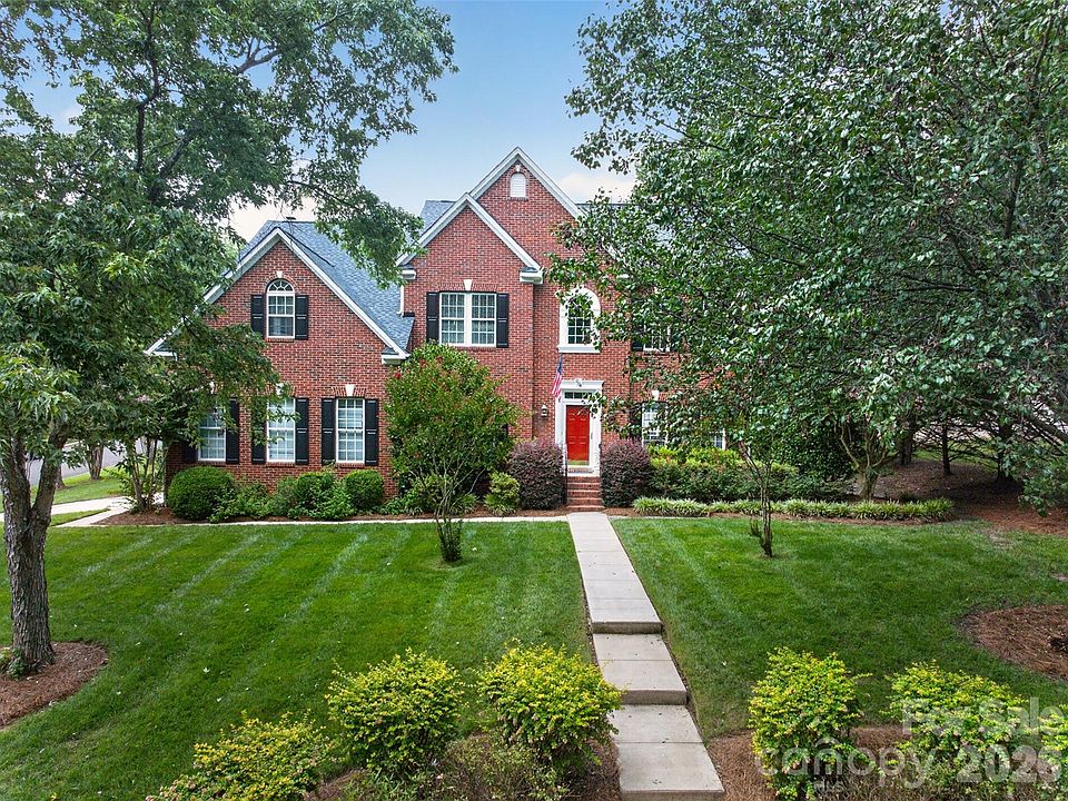 1st image of 204 Whitegrove Dr