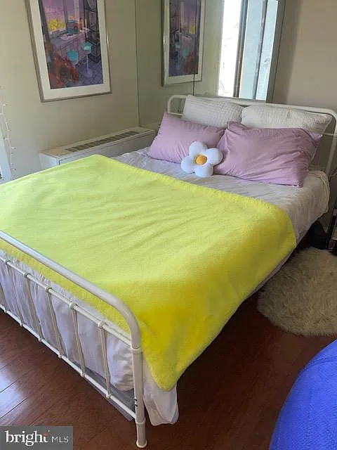 Studio, 1.0 bath, 421 sqft, $1,800 — Photo 3