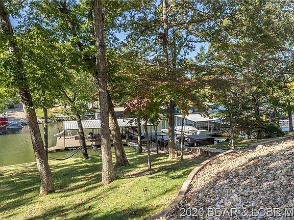 3rd image of 88 Bay Oak Ln
